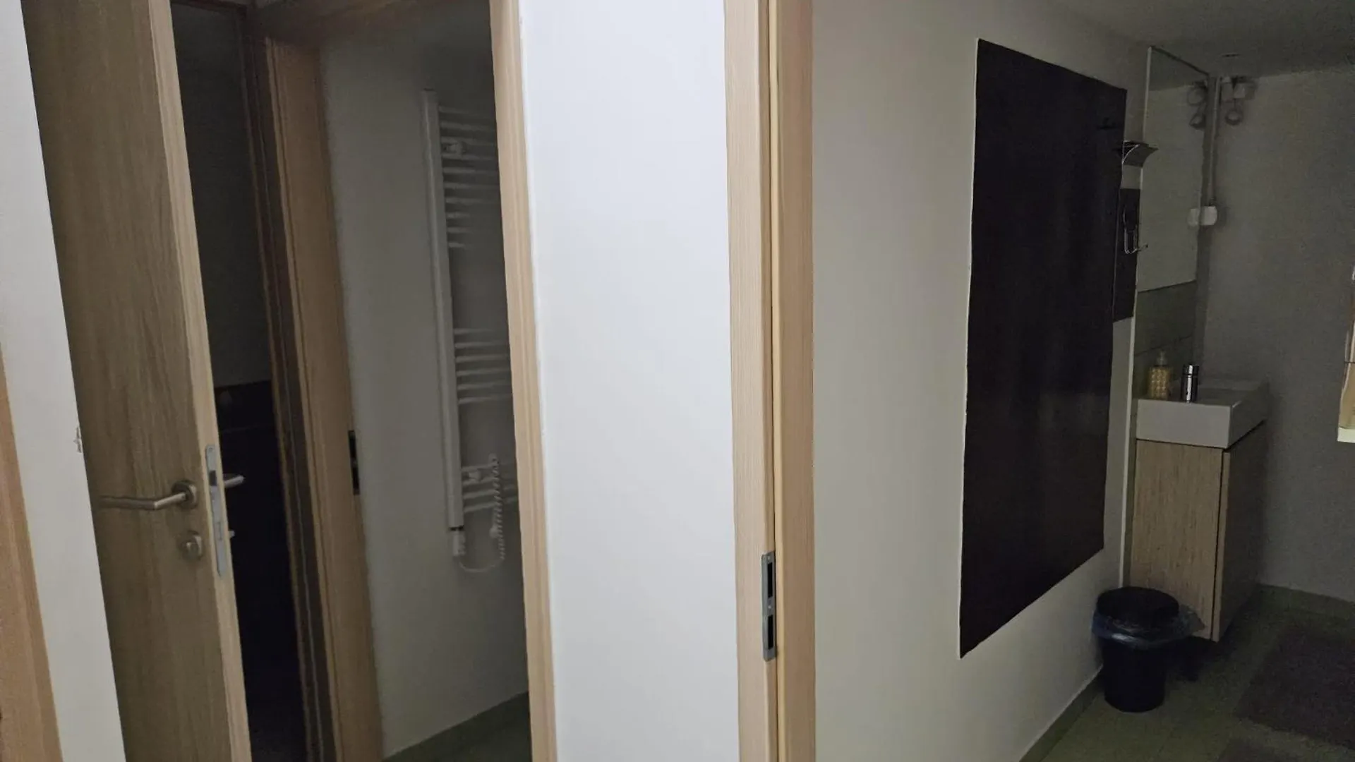 Urban Nomad Rooms And Hostel